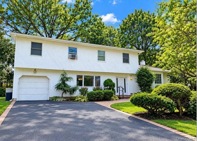 46 Stevenson Place, Deer Park, NY 11729