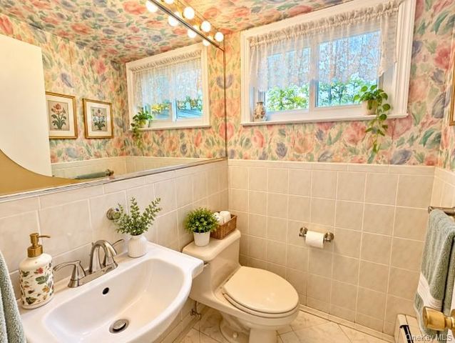 46 Stevenson Place, Deer Park, NY 11729