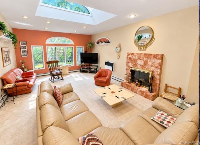 46 Stevenson Place, Deer Park, NY 11729