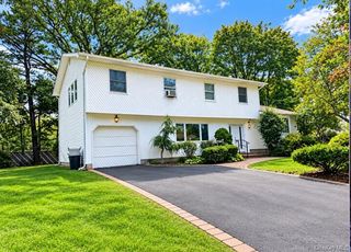 46 Stevenson Place, Deer Park, NY 11729