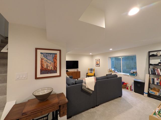 2741 Lincolnwood Drive, Evanston, IL 60201