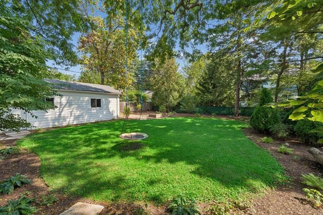 2741 Lincolnwood Drive, Evanston, IL 60201