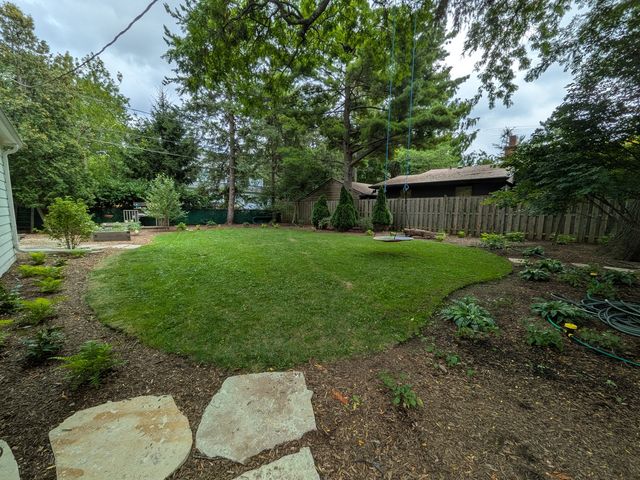 2741 Lincolnwood Drive, Evanston, IL 60201