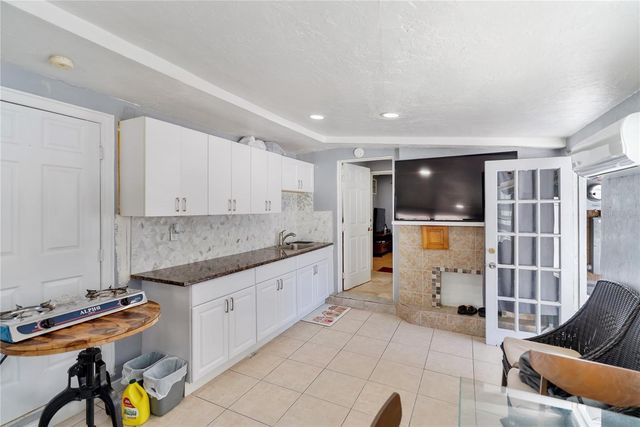 3675 PRUDENCE DRIVE, Sarasota, FL 34235