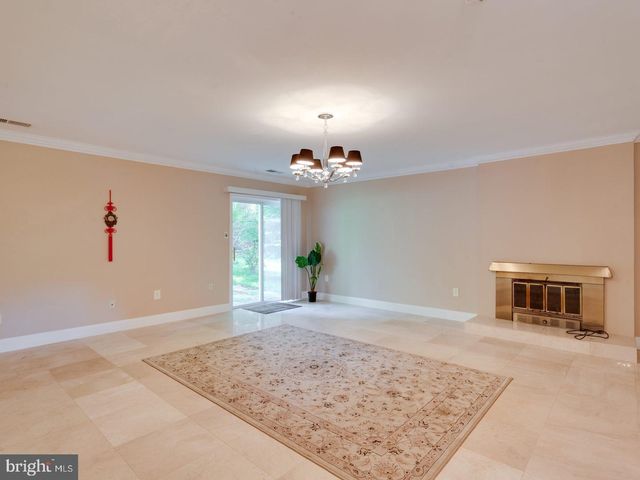 10522 BREVITY DR, Great Falls, VA 22066