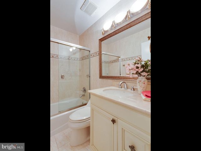 10522 BREVITY DR, Great Falls, VA 22066