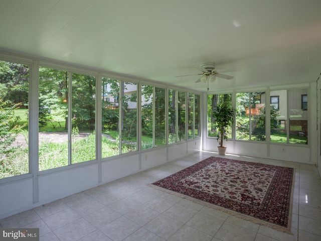 10522 BREVITY DR, Great Falls, VA 22066