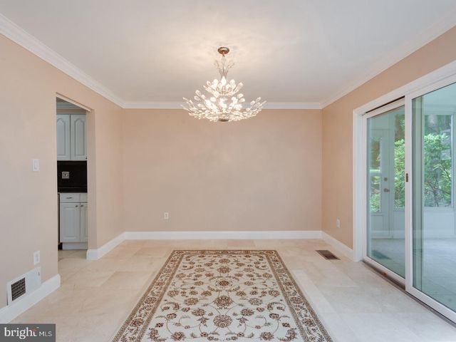 10522 BREVITY DR, Great Falls, VA 22066