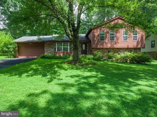 10522 BREVITY DR, Great Falls, VA 22066