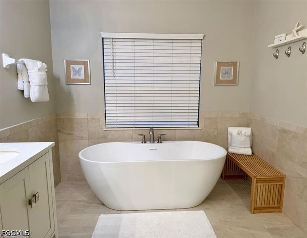 15472 Admiralty CIR 1, North Fort Myers, FL 33917