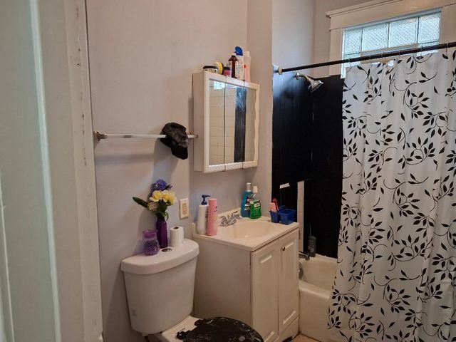 10941 S Wentworth Avenue, Chicago, IL 60628