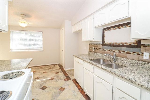 5706 Guildwood Drive, Arlington, TX 76017