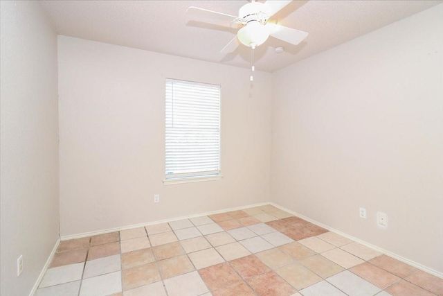 5706 Guildwood Drive, Arlington, TX 76017