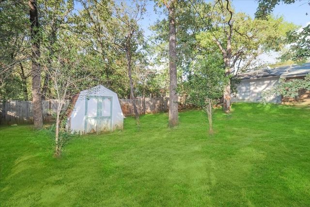 5706 Guildwood Drive, Arlington, TX 76017