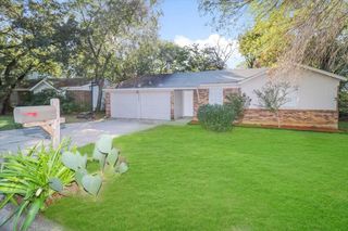 5706 Guildwood Drive, Arlington, TX 76017