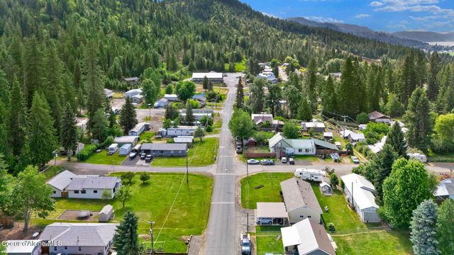 2040 Washington Ave, St. Maries, ID 83861