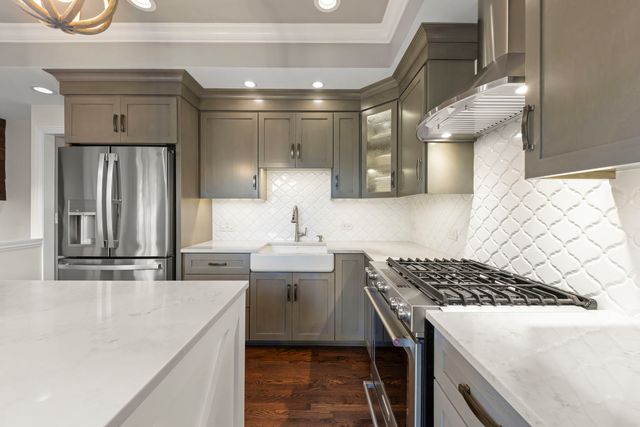 14340 Ridge Avenue, Orland Park, IL 60462