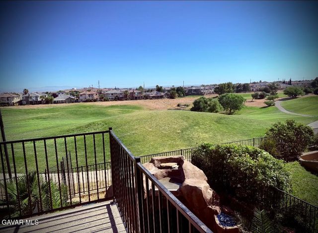 4011 Prestwick Lane, Palmdale, CA 93551