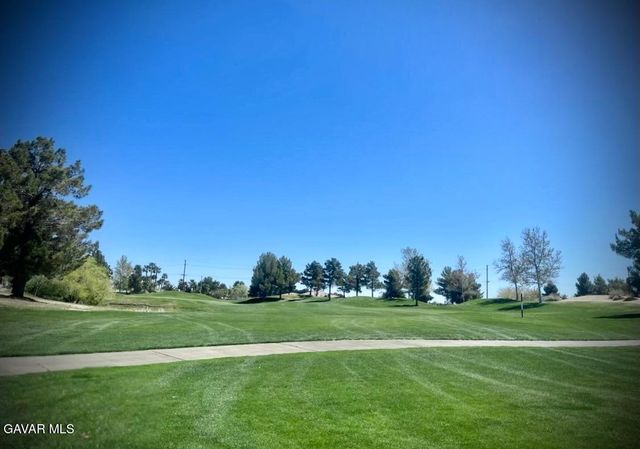 4011 Prestwick Lane, Palmdale, CA 93551