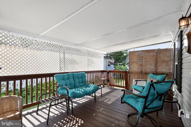 4 SOUTH DR, East Windsor, NJ 08520