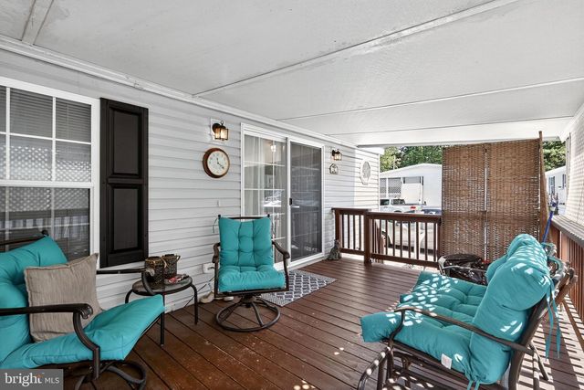 4 SOUTH DR, East Windsor, NJ 08520