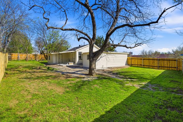 4201 Mckibben Street, Haltom City, TX 76117