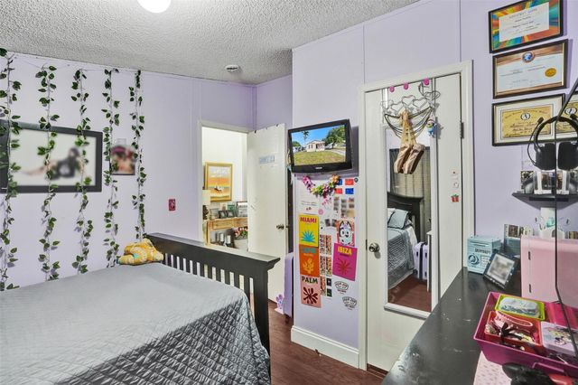 5520 SW 27th Terrace, Fort Lauderdale, FL 33312