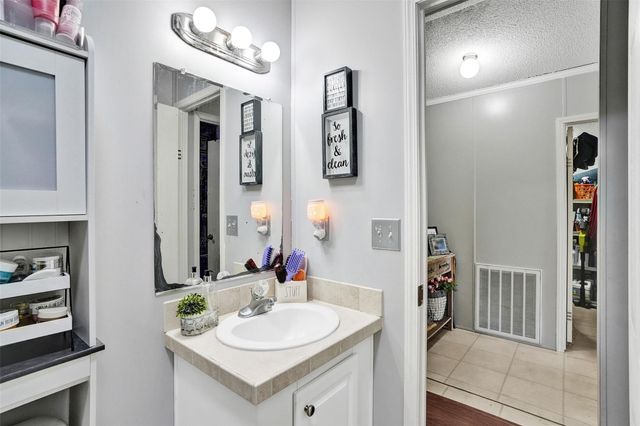 5520 SW 27th Terrace, Fort Lauderdale, FL 33312