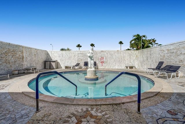 5520 SW 27th Terrace, Fort Lauderdale, FL 33312