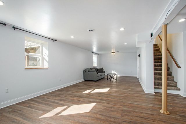 2751 Kildare Courtyard, Valparaiso, IN 46385