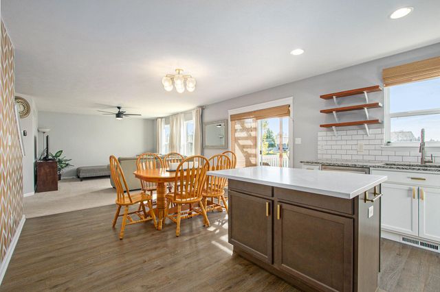 2751 Kildare Courtyard, Valparaiso, IN 46385