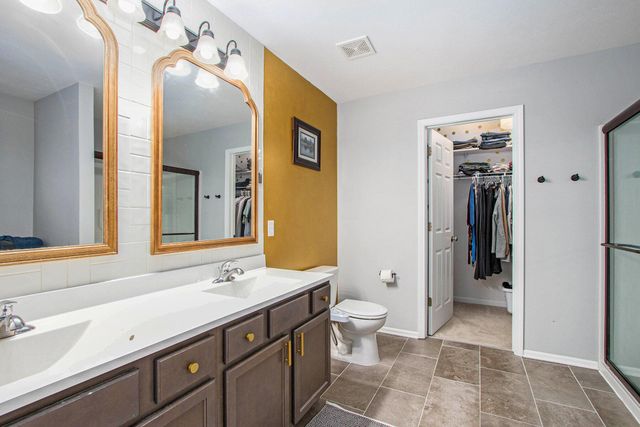 2751 Kildare Courtyard, Valparaiso, IN 46385