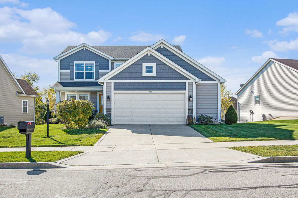 2751 Kildare Courtyard, Valparaiso, IN 46385