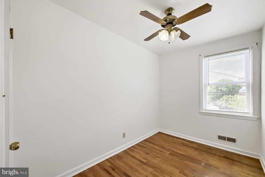 Image 13 of property listing at 802 UMBRA ST, Baltimore, MD 21224