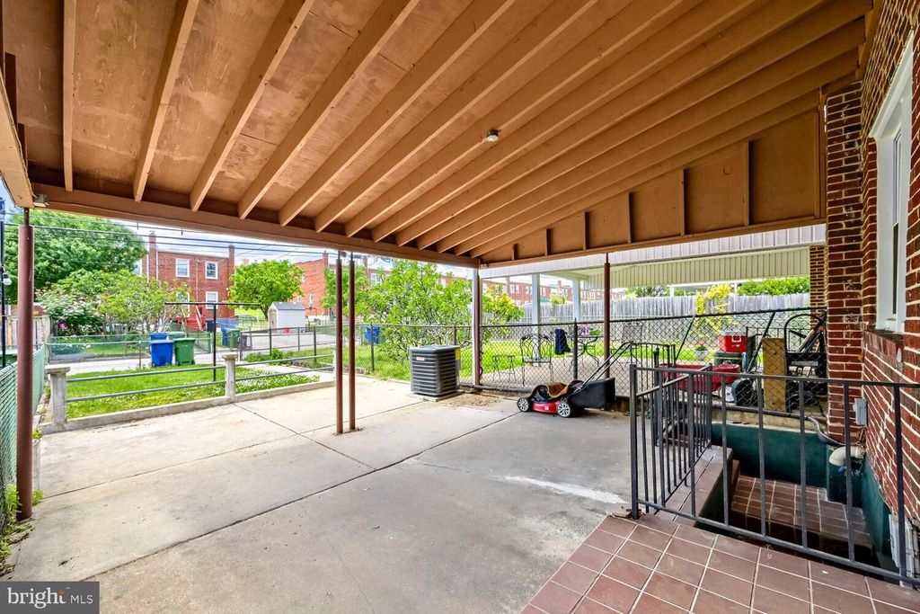 Image 16 of property listing at 802 UMBRA ST, Baltimore, MD 21224
