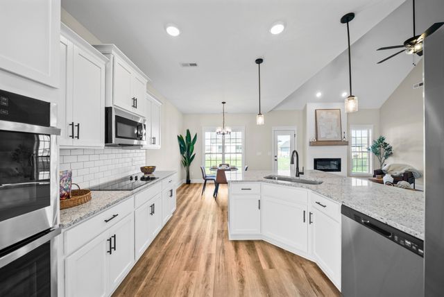 214 Harvest Moon Dr, Clarksville, TN 37043