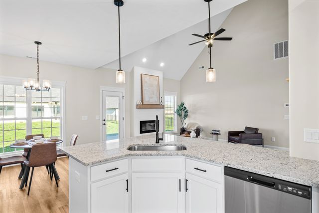 214 Harvest Moon Dr, Clarksville, TN 37043