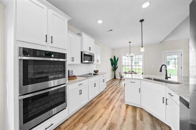 214 Harvest Moon Dr, Clarksville, TN 37043