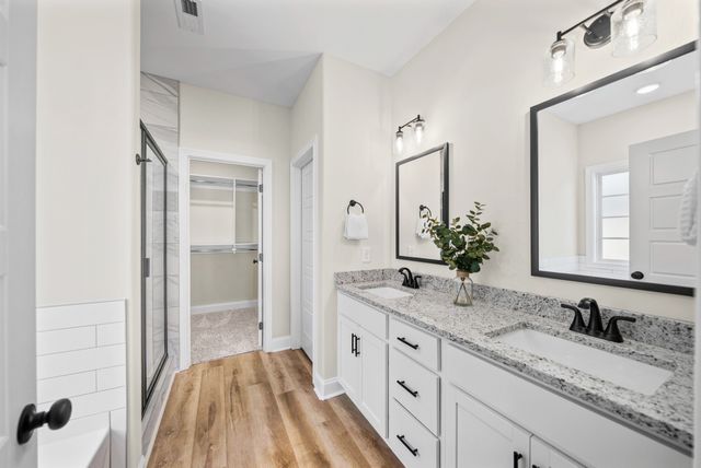 214 Harvest Moon Dr, Clarksville, TN 37043