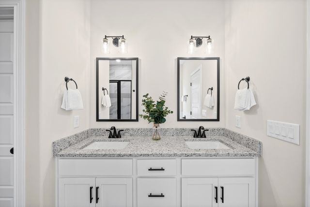 214 Harvest Moon Dr, Clarksville, TN 37043