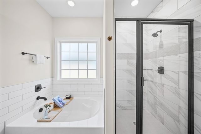 214 Harvest Moon Dr, Clarksville, TN 37043