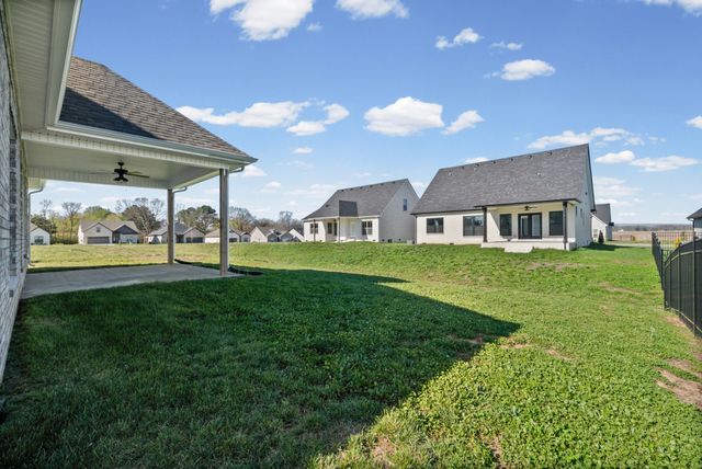 214 Harvest Moon Dr, Clarksville, TN 37043