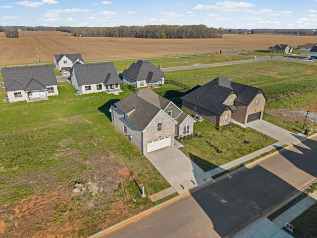 214 Harvest Moon Dr, Clarksville, TN 37043