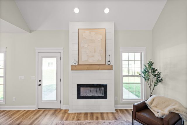 214 Harvest Moon Dr, Clarksville, TN 37043