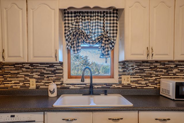 95 Kim Gay Lane, Mckee, KY 40447