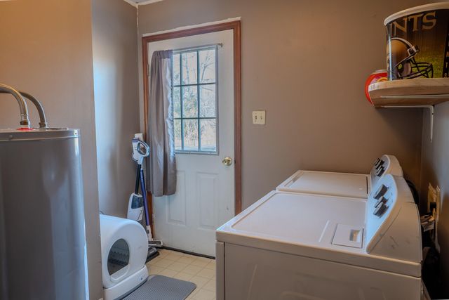 95 Kim Gay Lane, Mckee, KY 40447