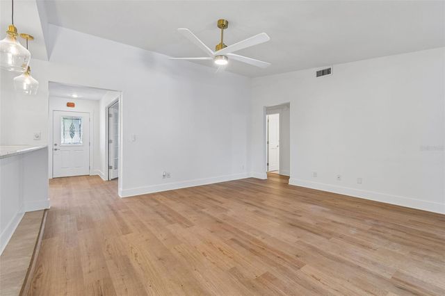 16205 SAWGRASS CIRCLE, Tampa, FL 33624