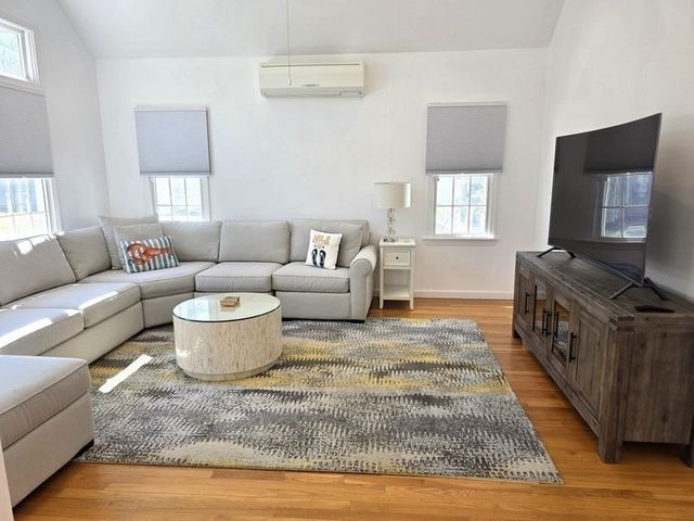 31 Falling Leaf Ln, Barnstable, MA 02655