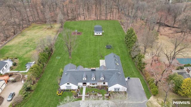 16 Greenbrook Road, Caldwell, NJ 07006