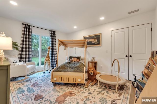 16 Greenbrook Road, Caldwell, NJ 07006
